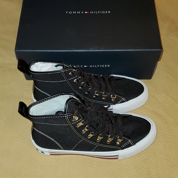tommy hilfiger hero sneakers